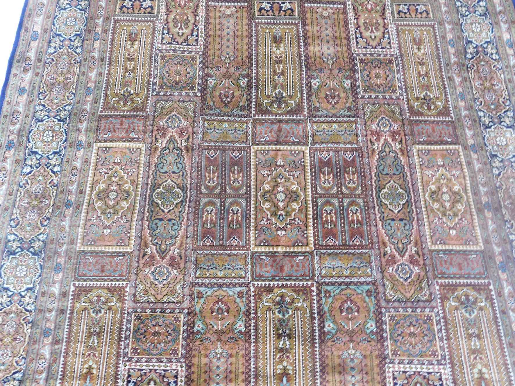 Size 4x 6 feet's Hand-made Carpet (KE 08)