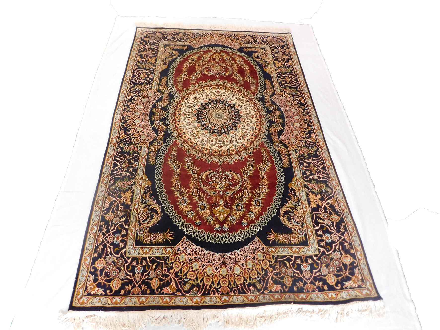 Size 4x 6  feet's Hand-made Carpet(KE 10)