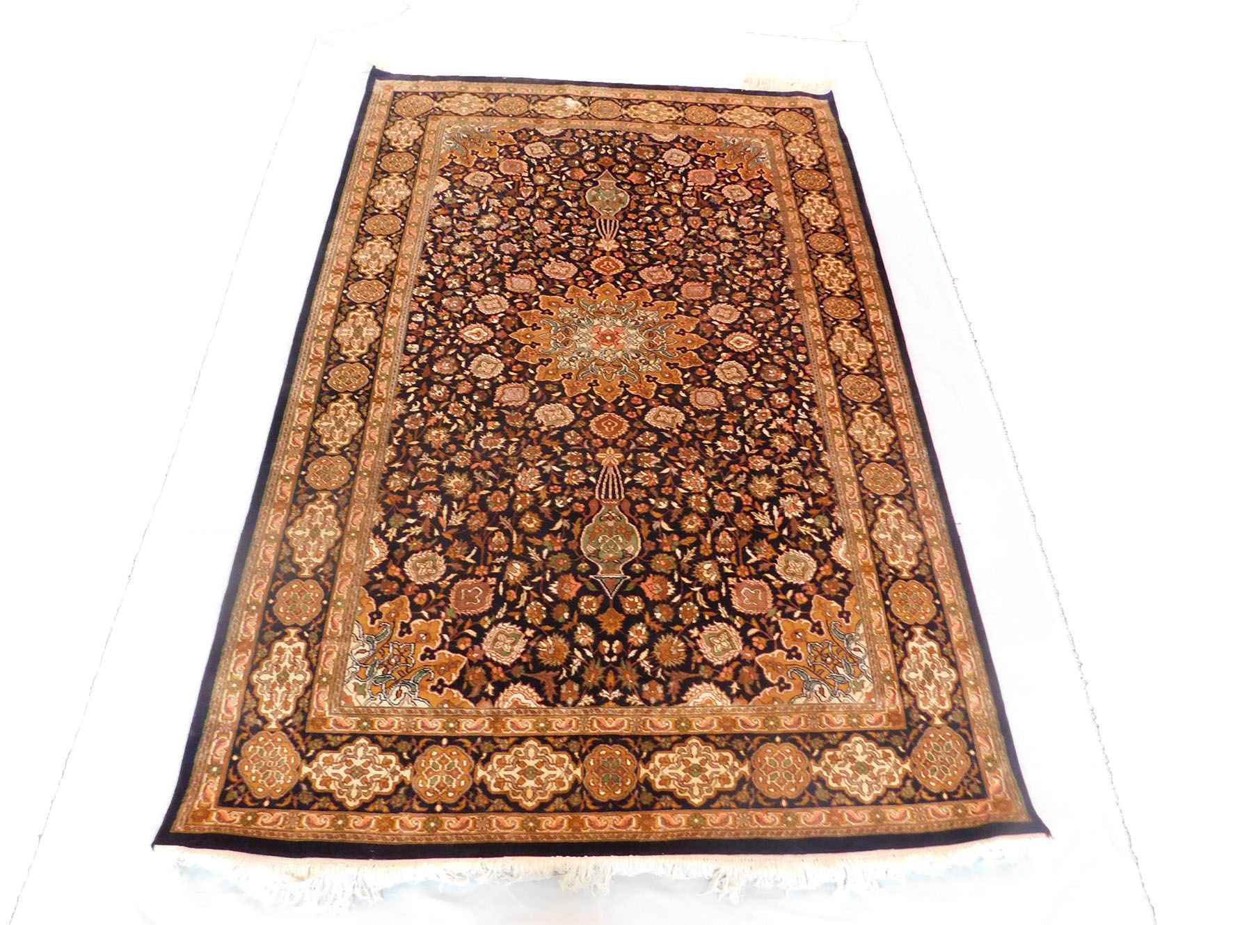 Size 4x 6 feet's Hand-made Carpet(KE 11)