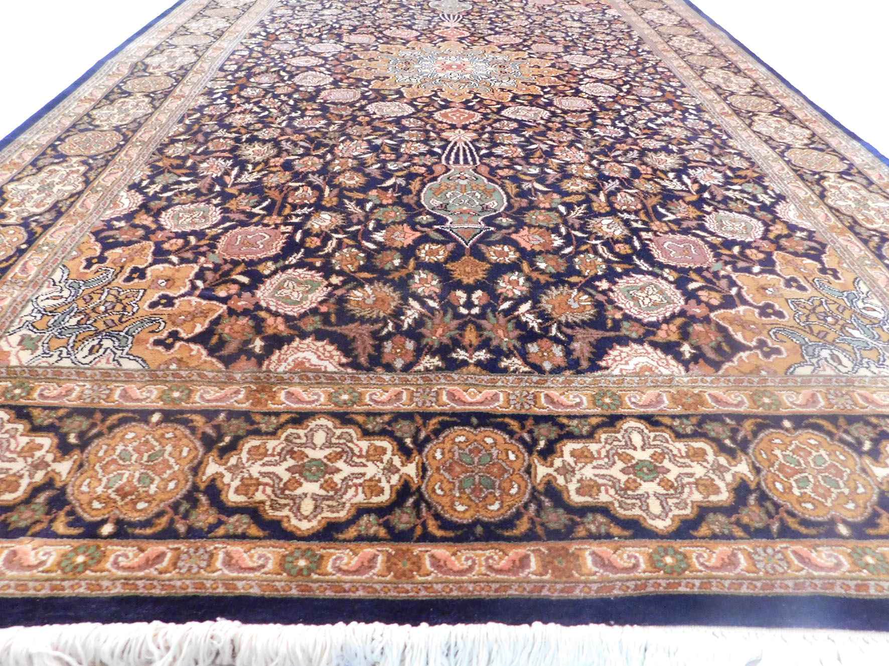 Size 4x 6 feet's Hand-made Carpet(KE 11)