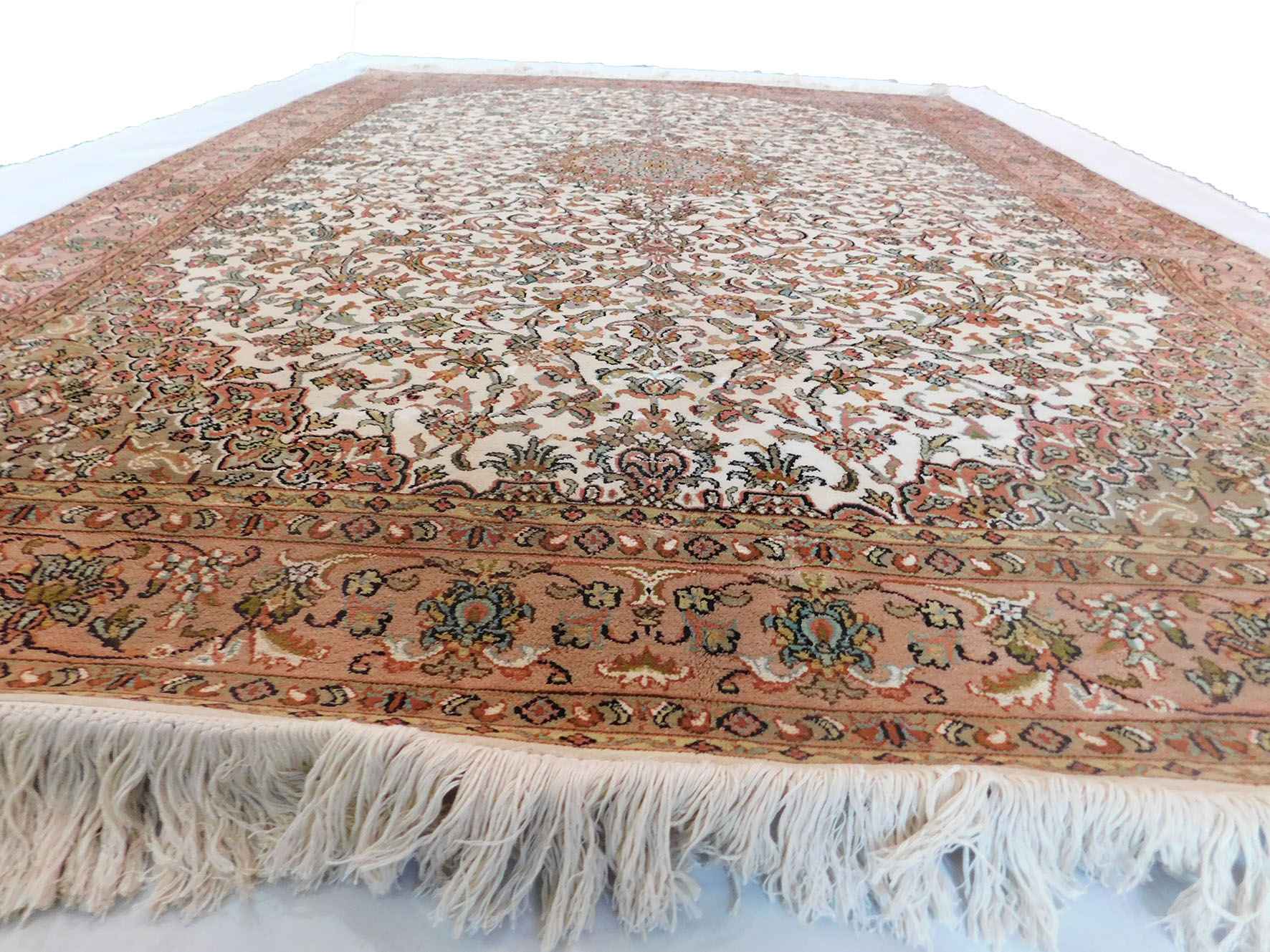 Size 4x 6  feet's Hand-made Carpet (KE 15)