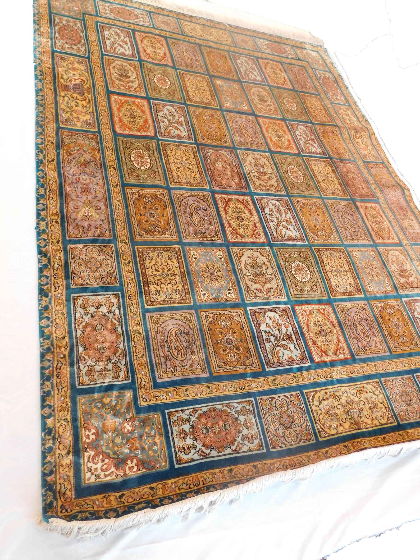 Size 5x7 feet's Hand-made Carpet (KE 20)