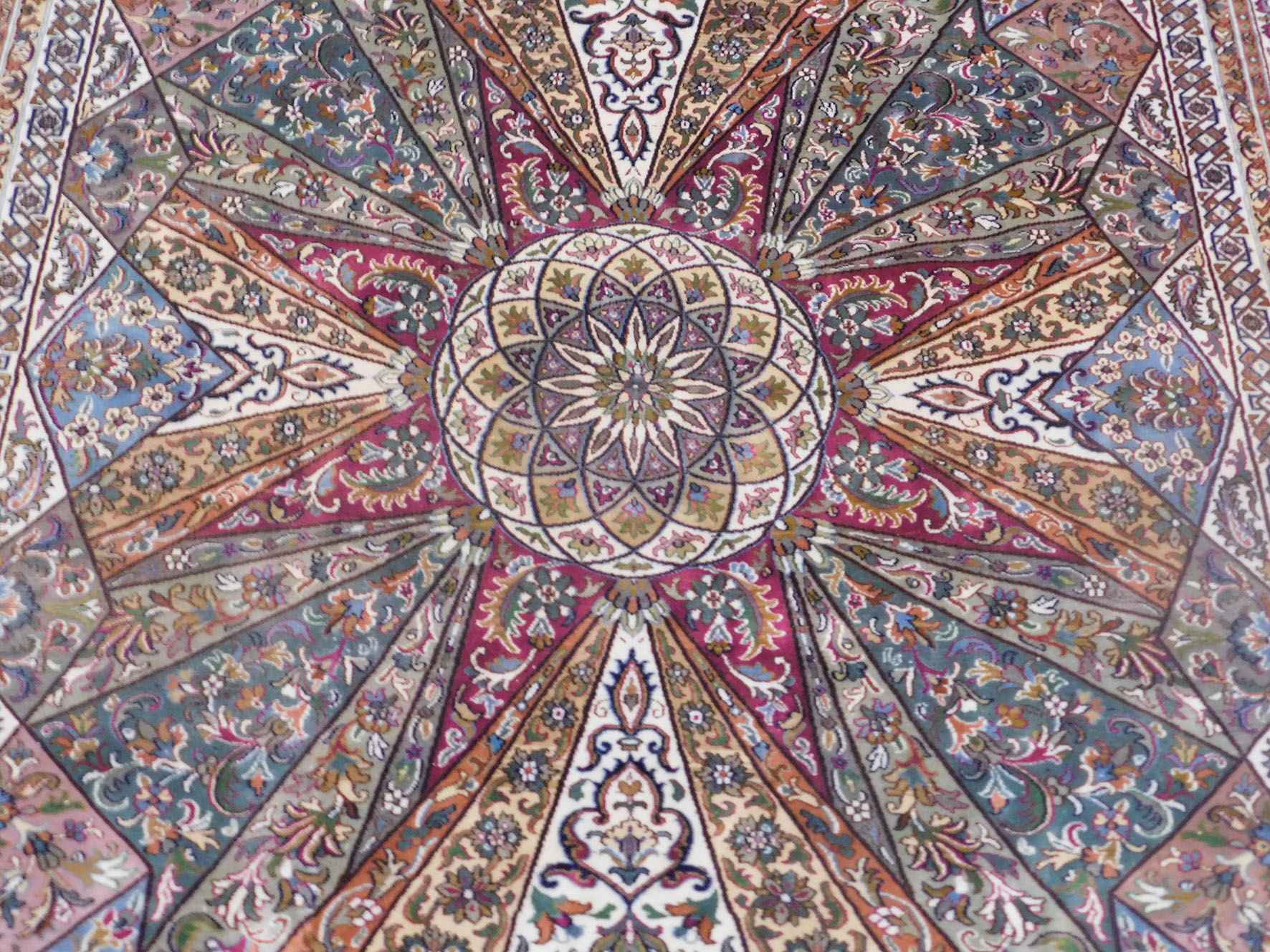 Size 5x 7 feet's Hand-made Carpet (KE 21)