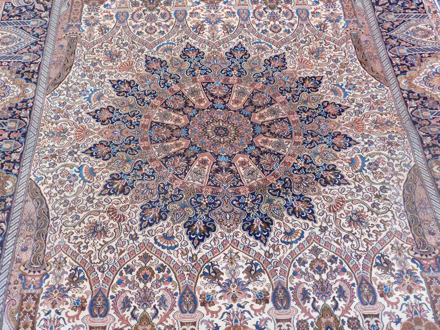 Size 5x 7  feet's Hand-made Carpet (KE 23)