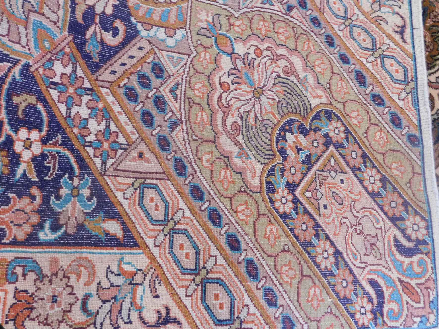 Size 5x 7  feet's Hand-made Carpet (KE 23)