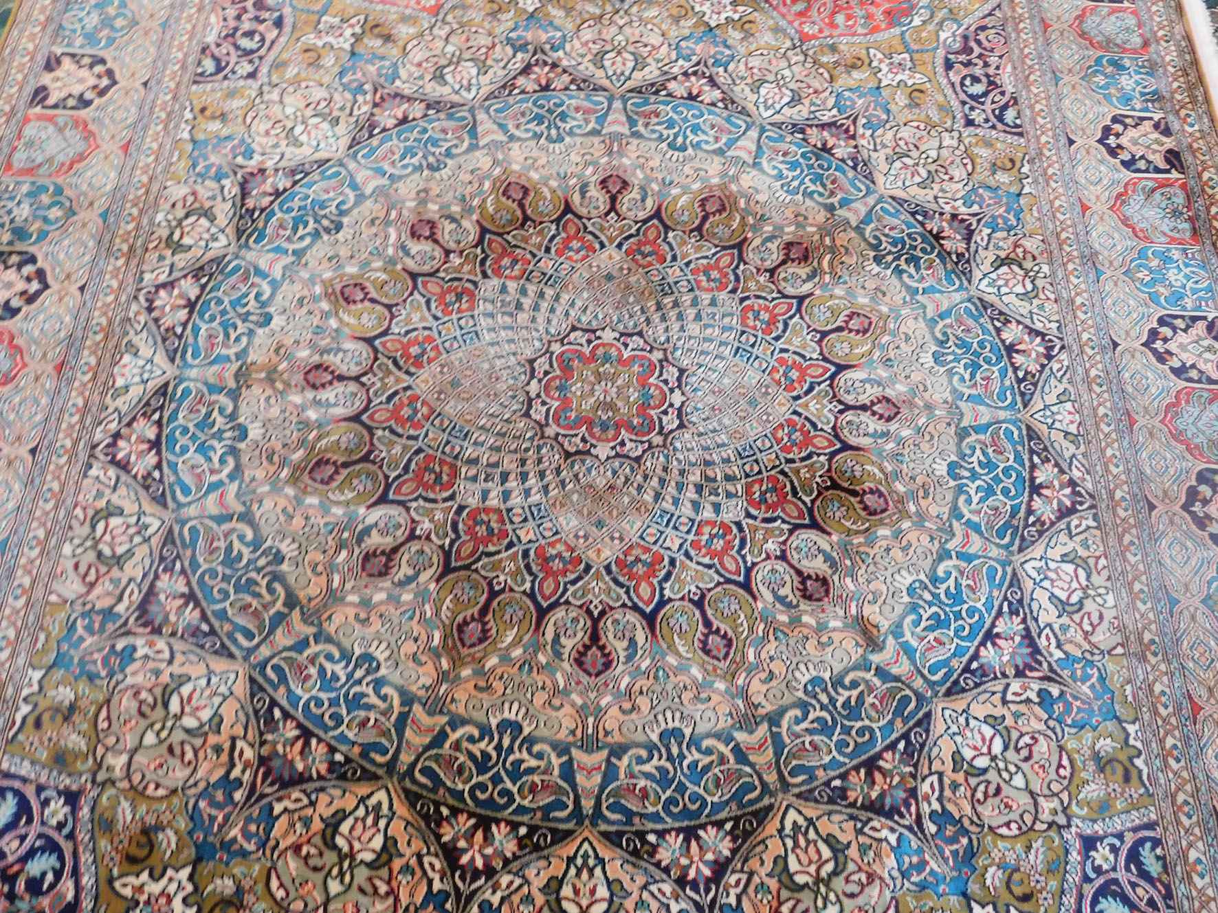 Size 5x 7  feet's Hand-made Carpet (KE 24)