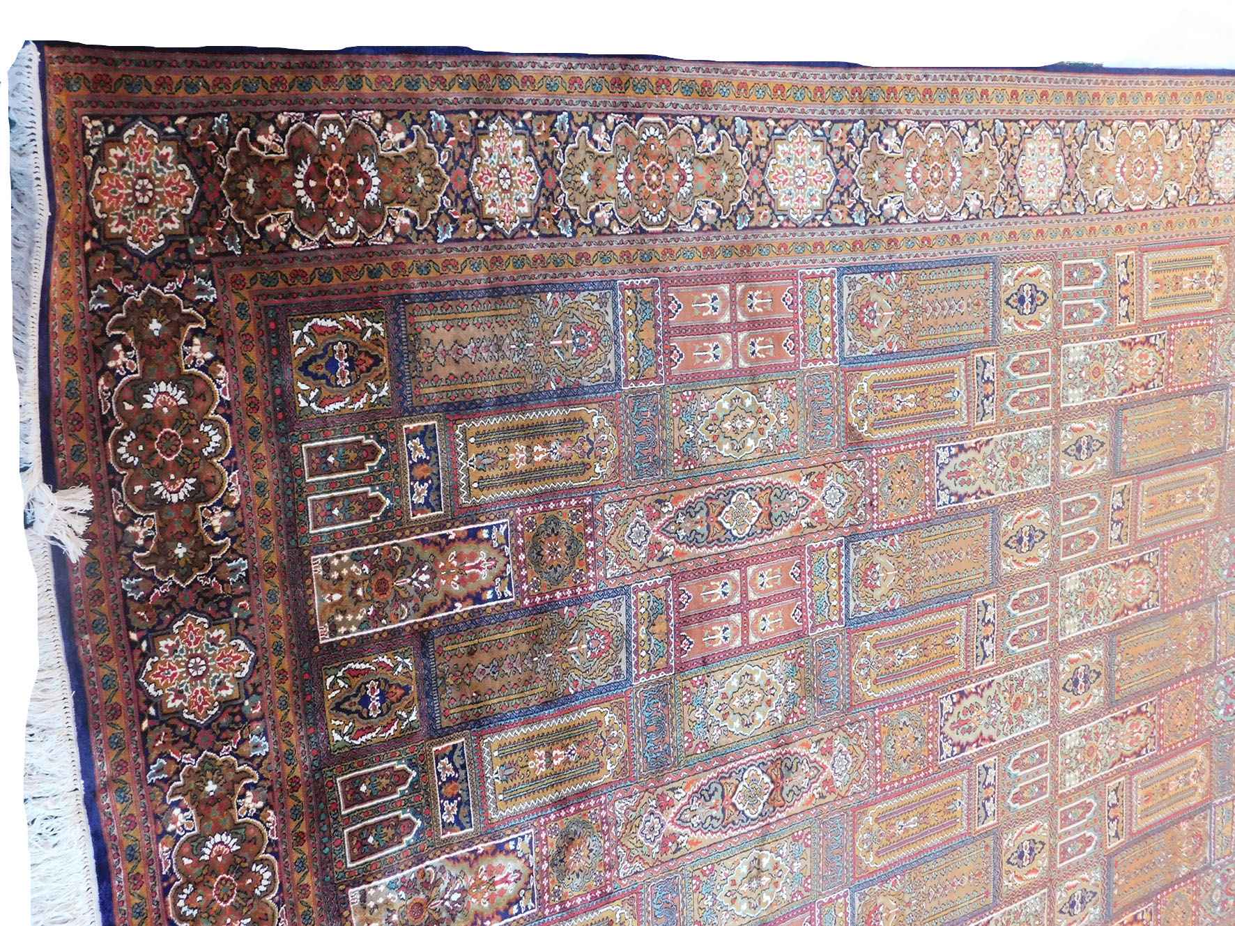 Size 6x 9 feet's Hand-made Carpet (KE 25)