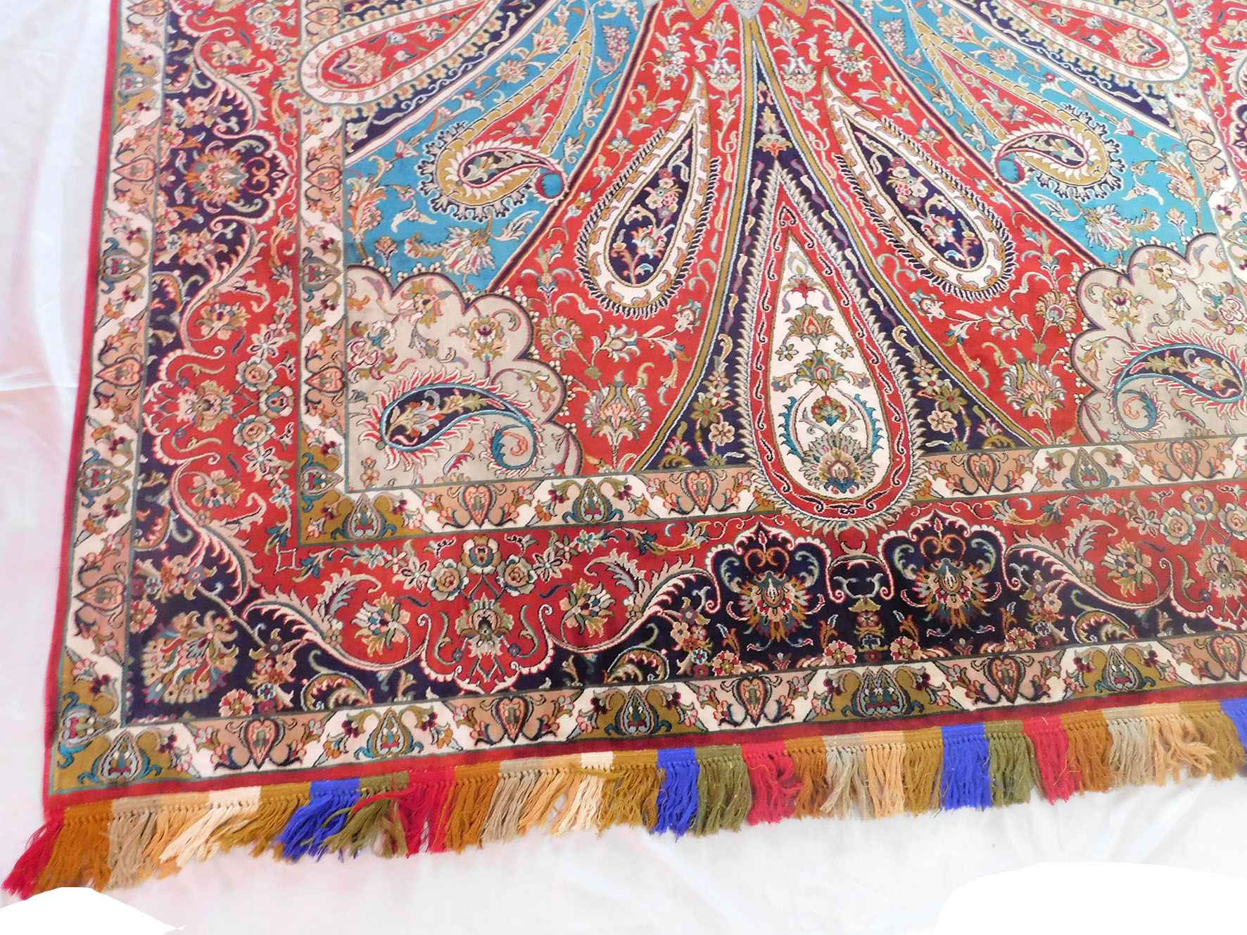 Size 6x 9 feet's Hand-made Carpet (KE 26)