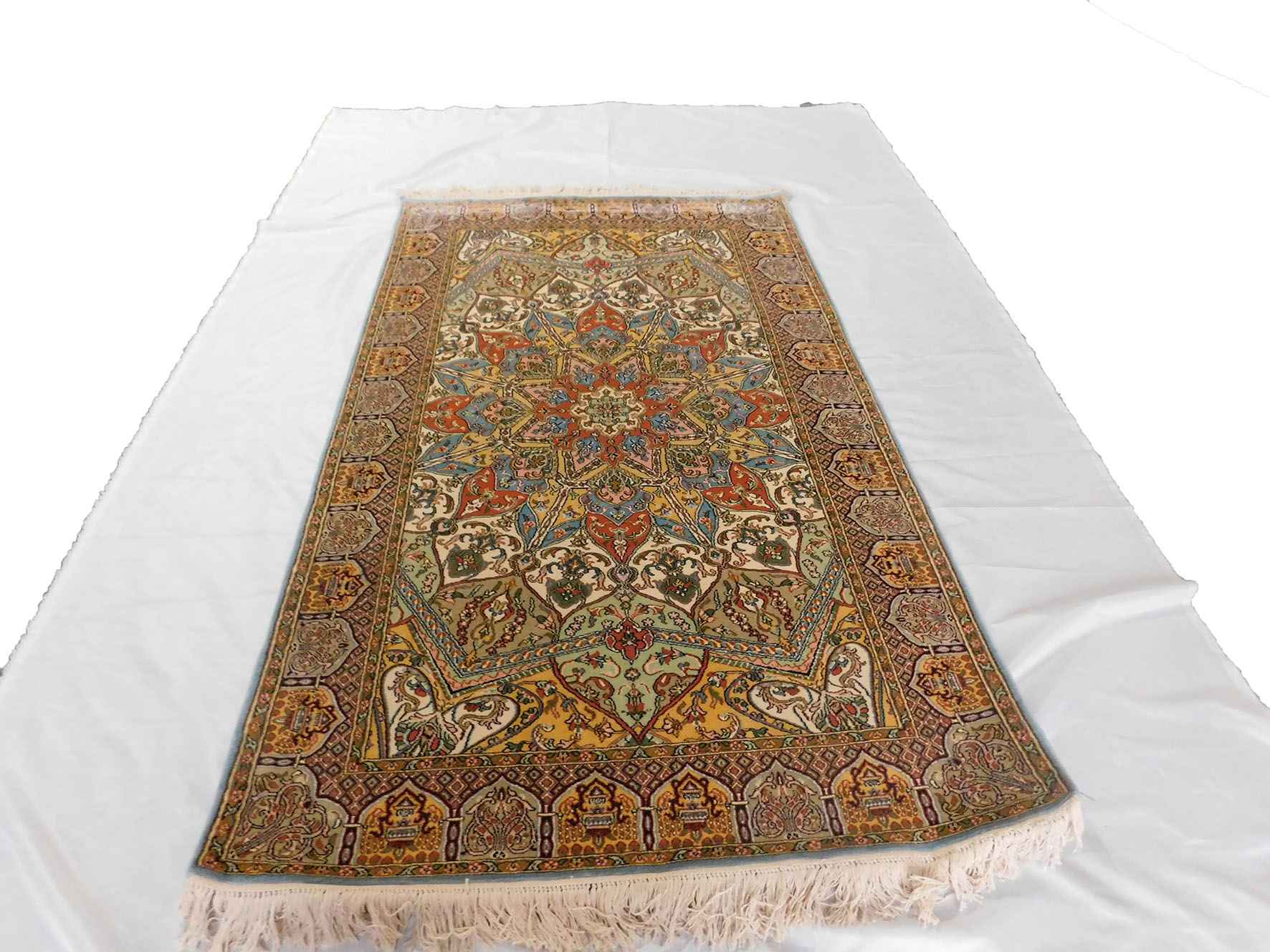 Size 2x 3 feet's Hand-made Carpet(KE 32)