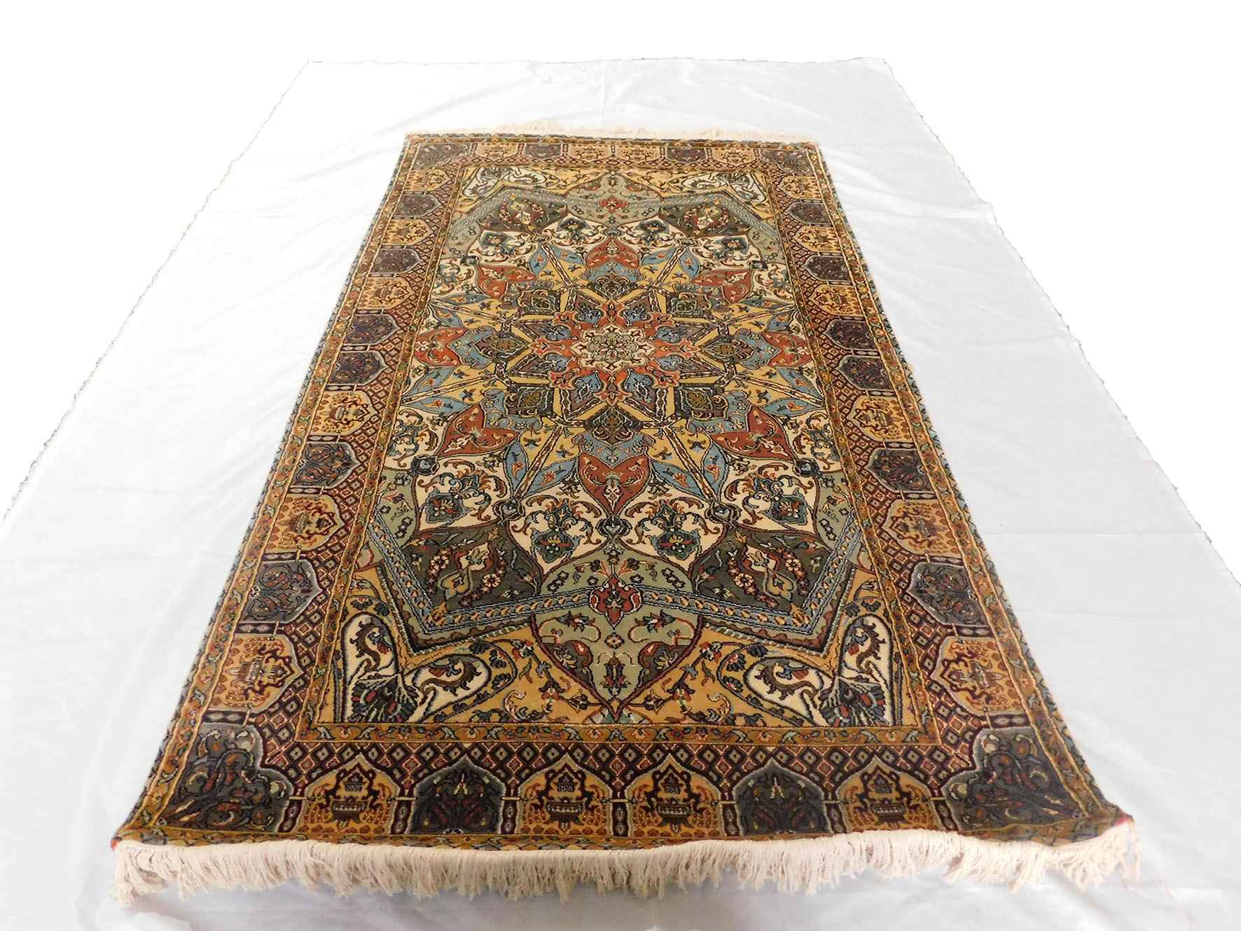 Size 2x 3 feet's Hand-made Carpet(KE 32)