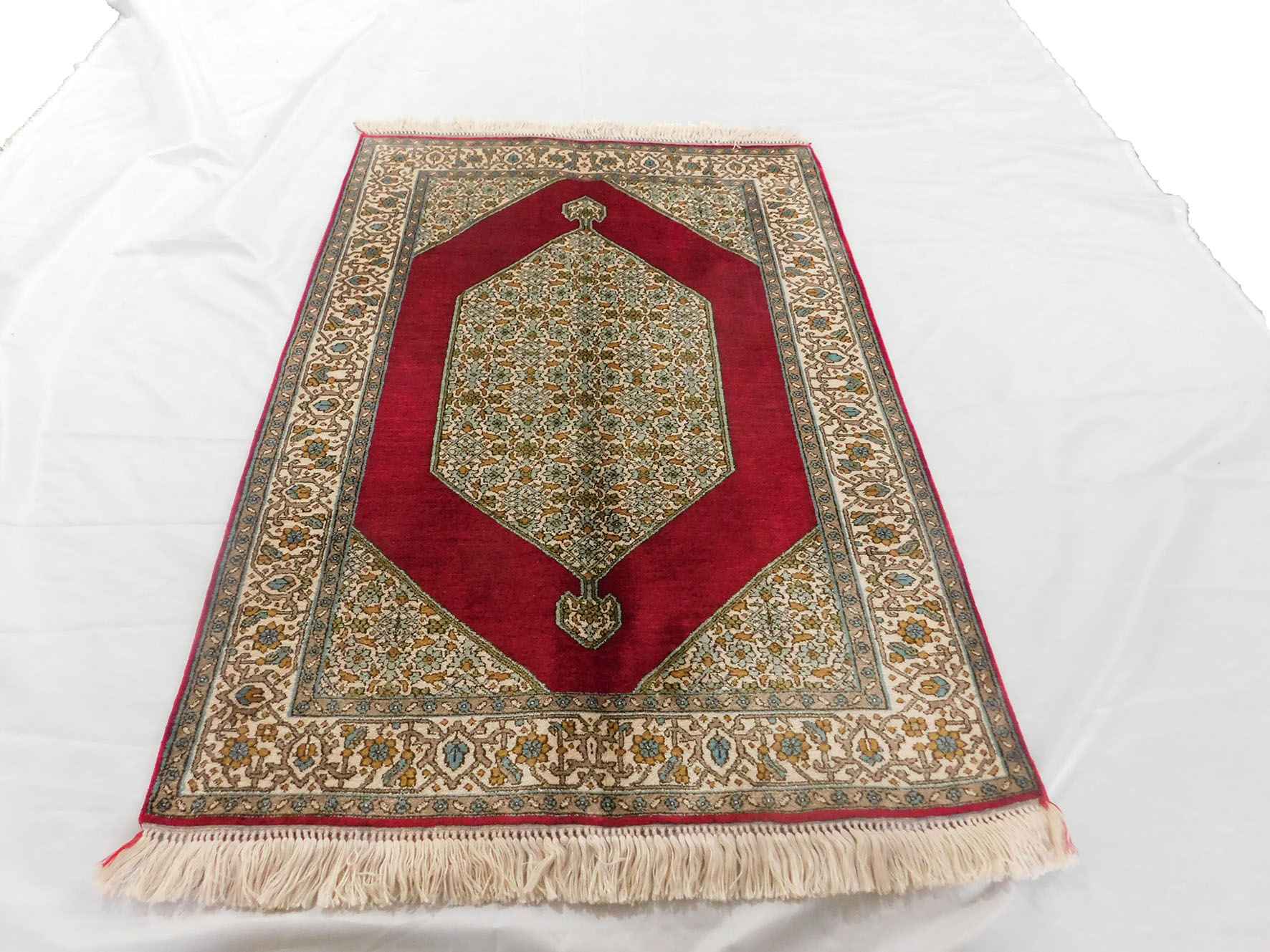 Size 2x 3  feet's Hand-made Carpet(Silk Weave Silk Base) (KE 34)