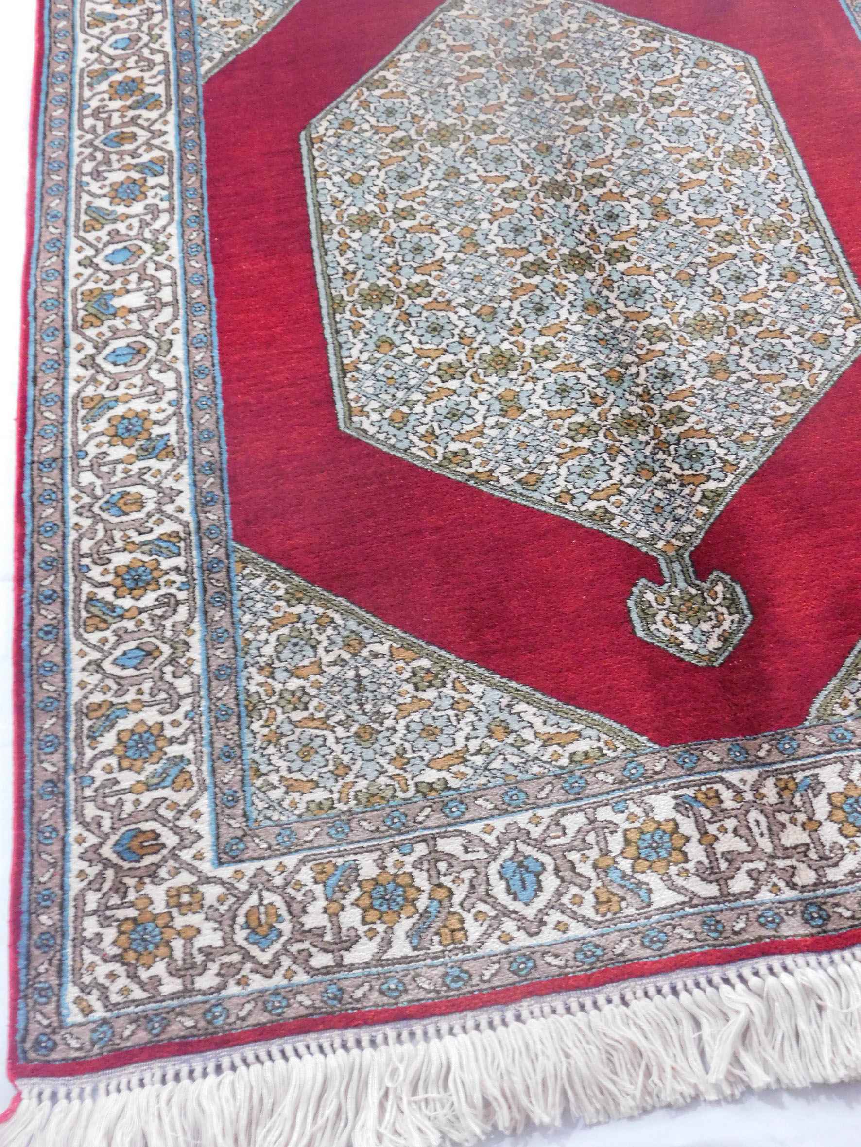 Size 2x 3  feet's Hand-made Carpet(Silk Weave Silk Base) (KE 34)