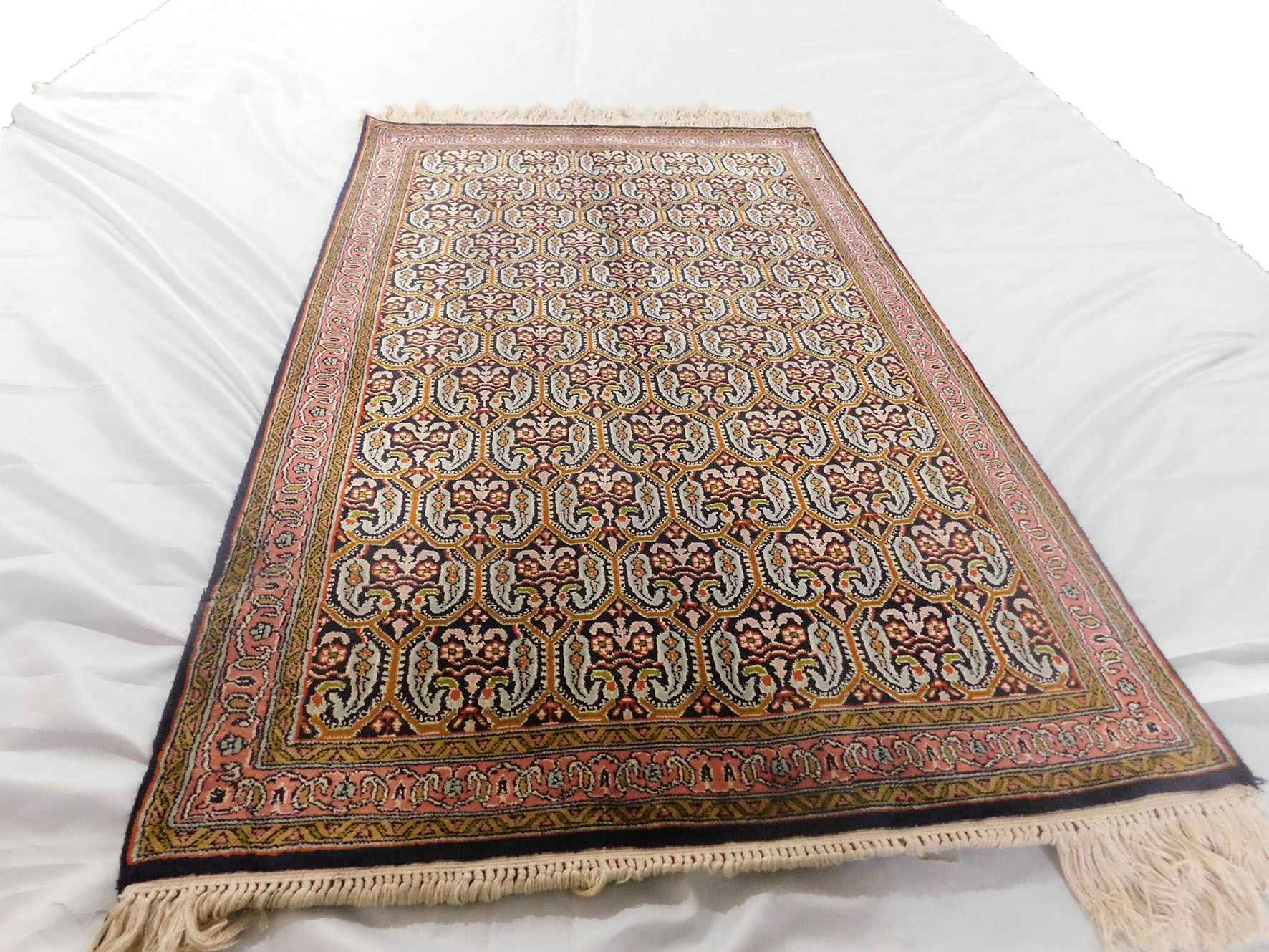 Size 4x 6  feet's Hand-made Carpet KE 35)