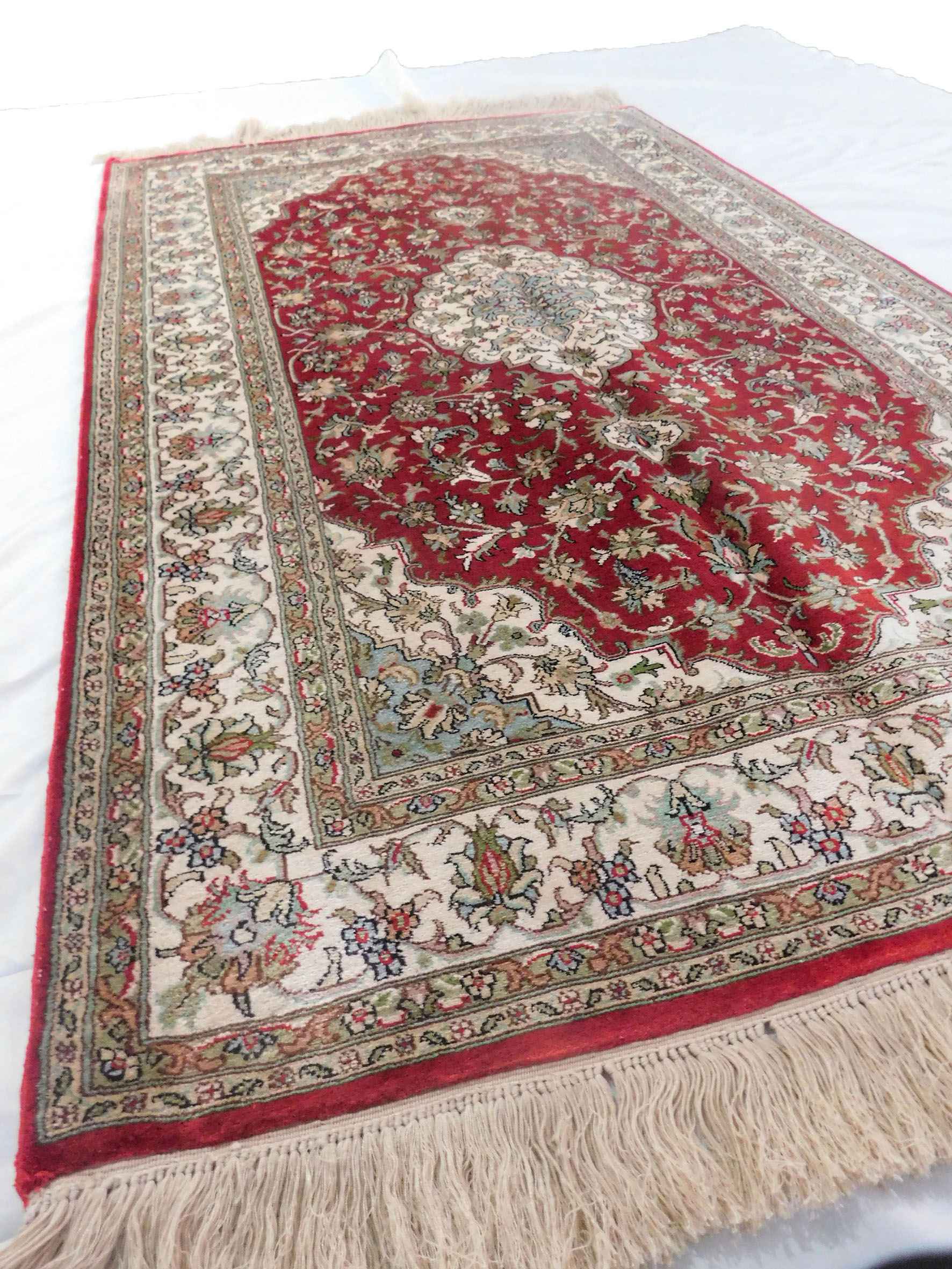 Size 4x 6  feet's Hand-made Carpet((KE 37)