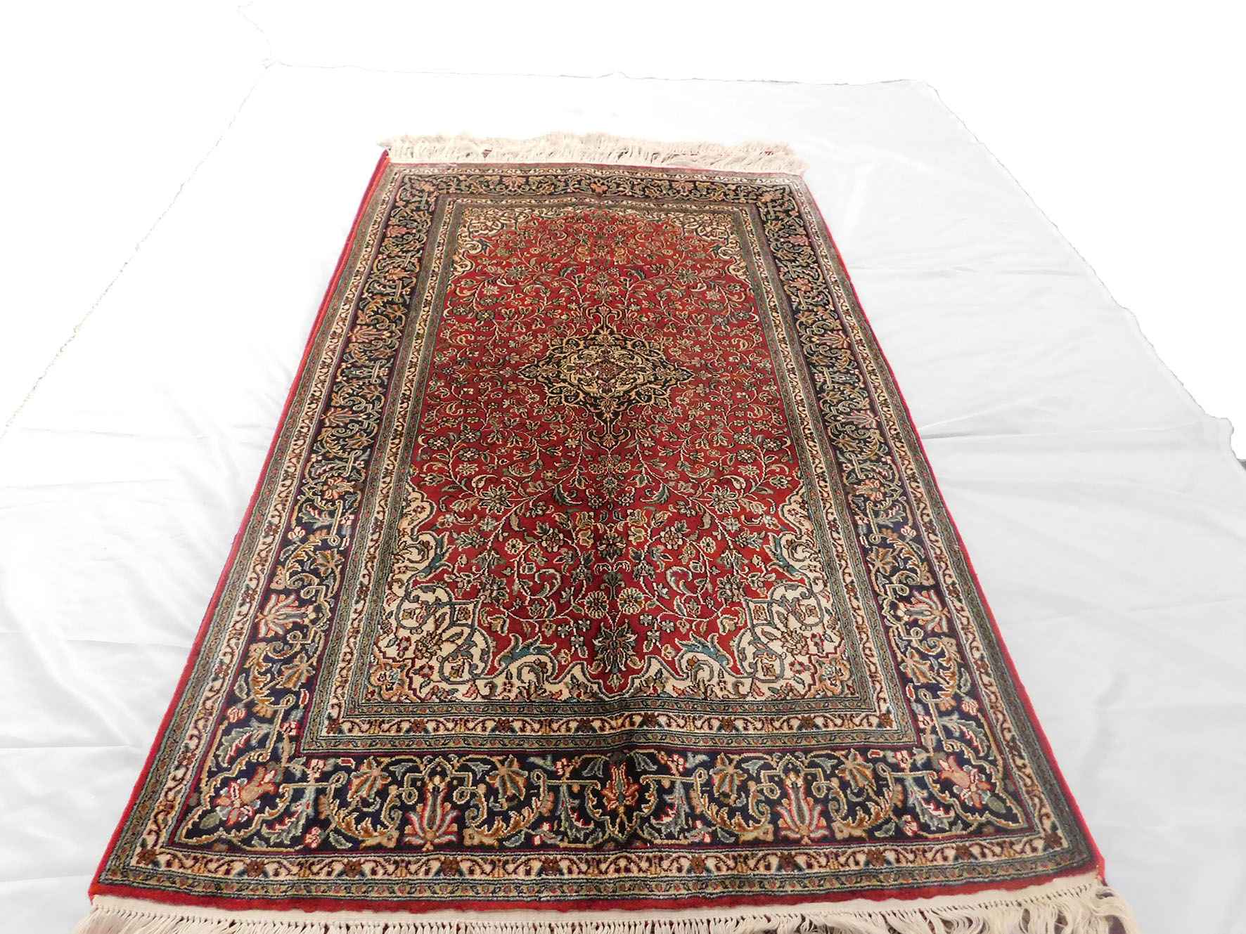 Size 4x 6  feet's Hand-made Carpet(KE 39)