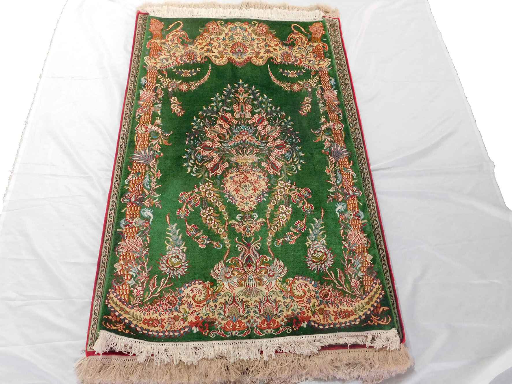 Size 4x 6  feet's Hand-made Carpet(Silk Weave Silk Base) (KE 41)