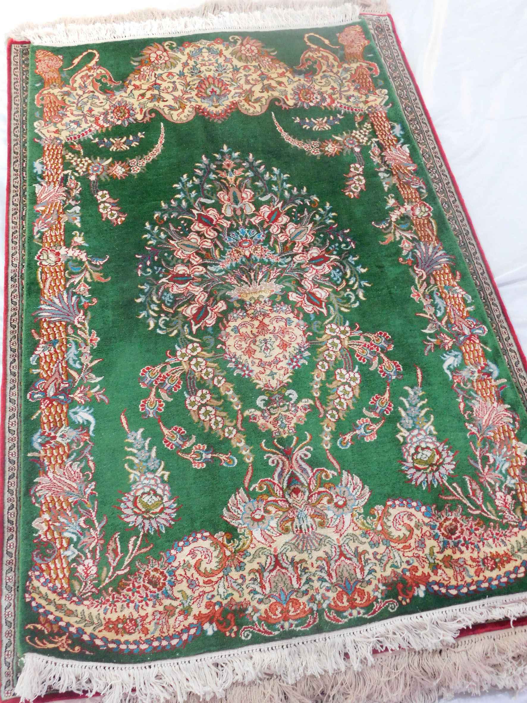 Size 4x 6  feet's Hand-made Carpet(Silk Weave Silk Base) (KE 41)