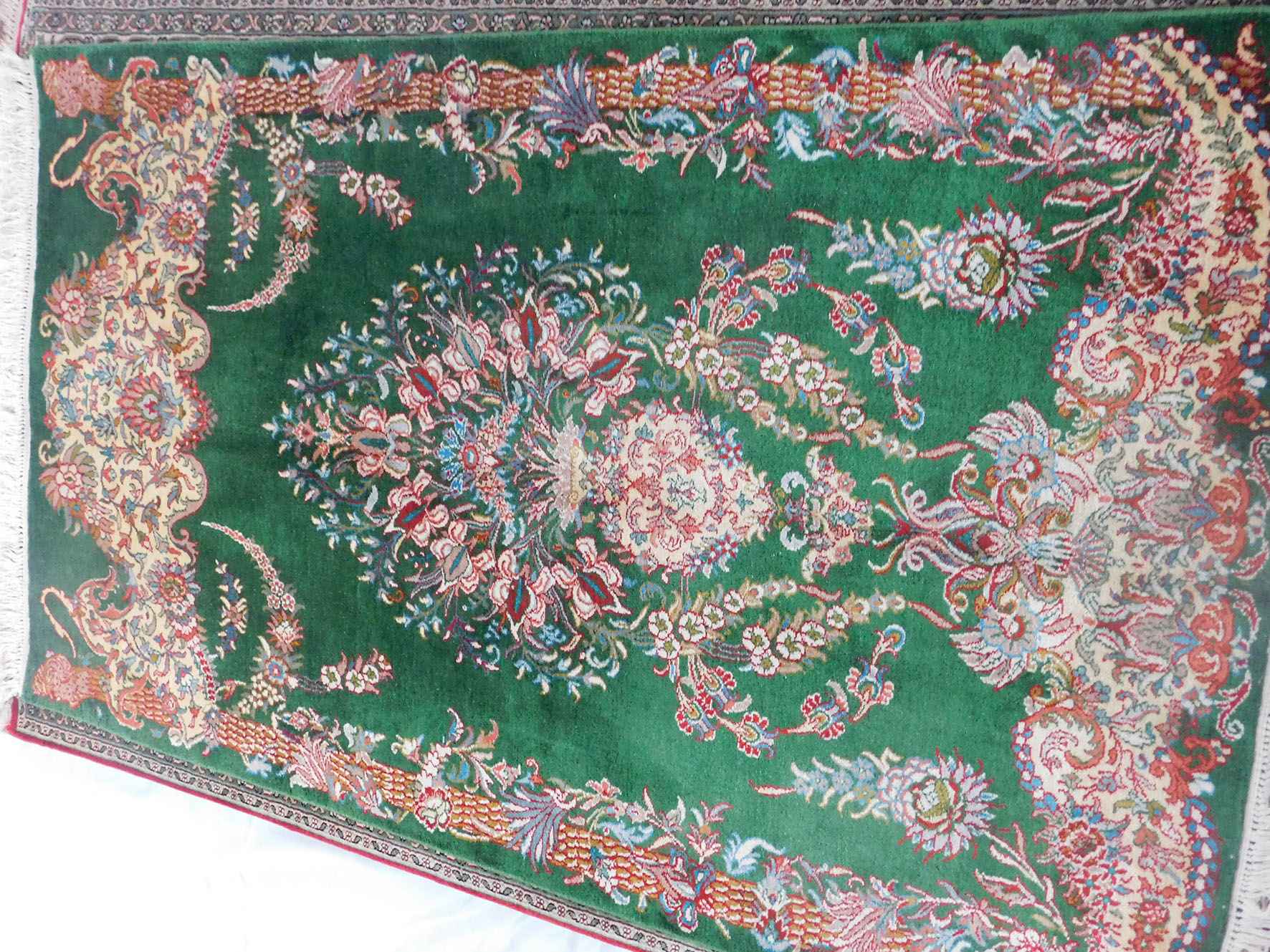 Size 4x 6  feet's Hand-made Carpet(Silk Weave Silk Base) (KE 41)