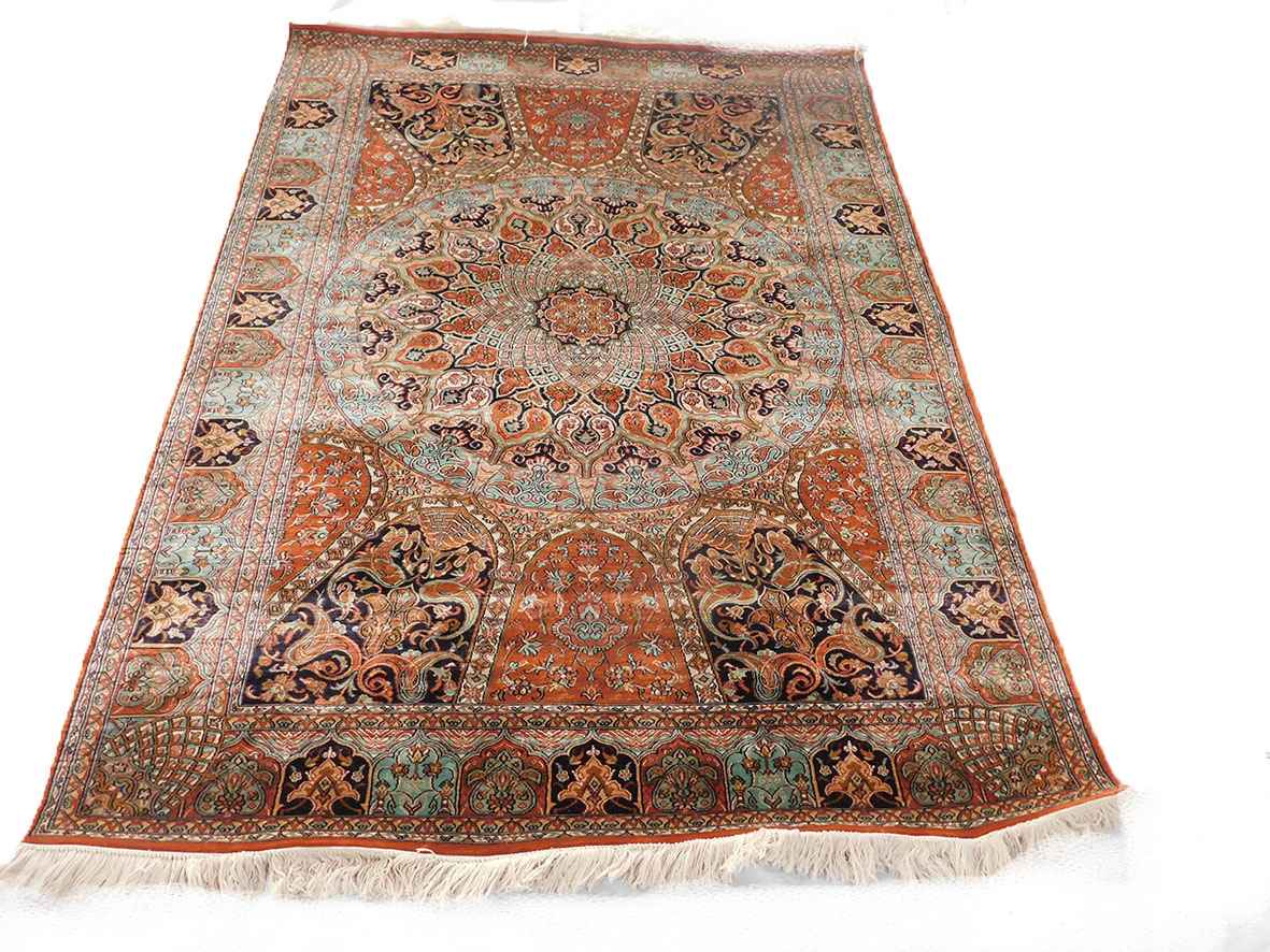 Kashmiri-Hand-size 4x6  (Silk-Weave-Silk-base)-(KE-45)