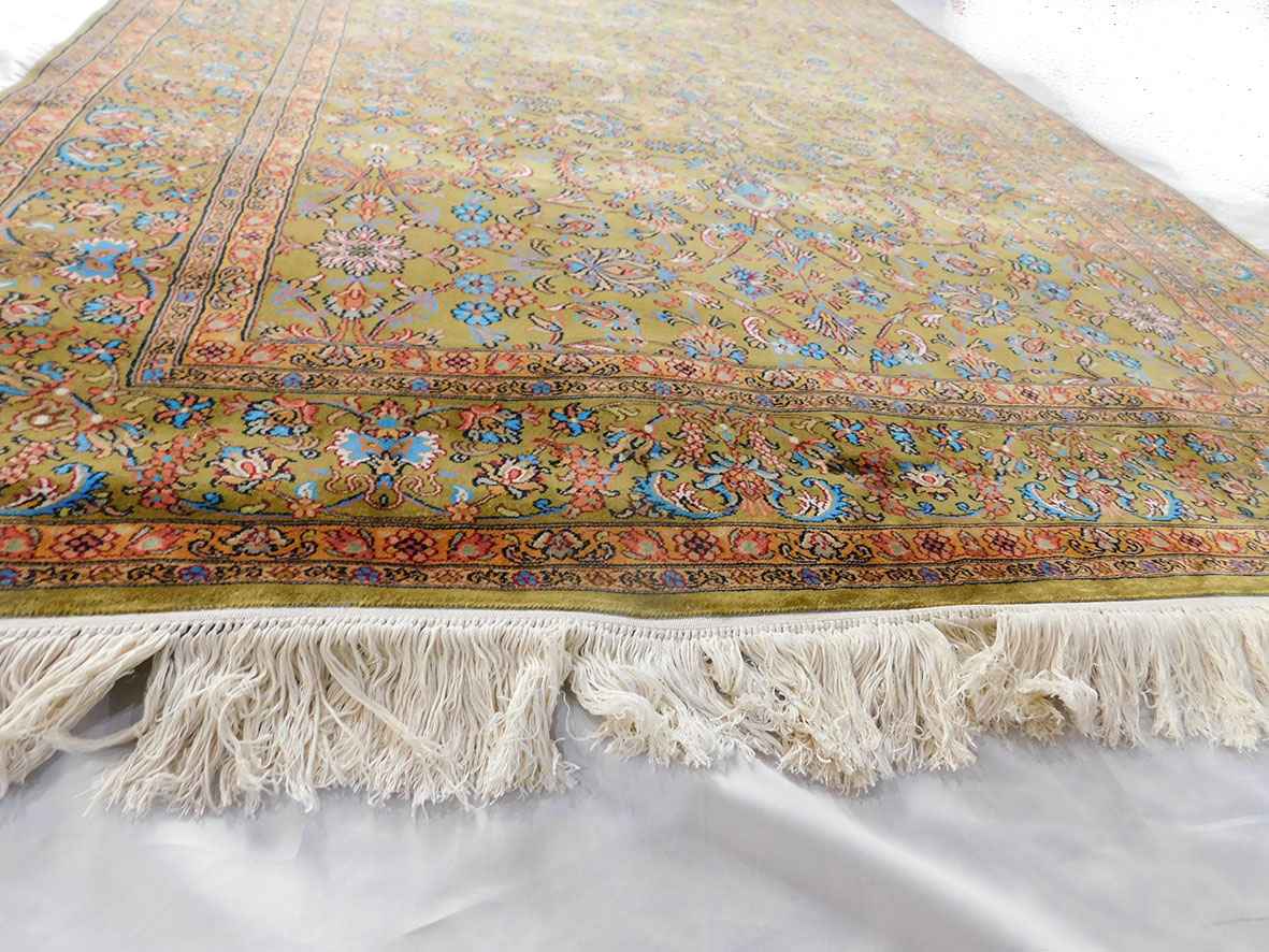 Size 4x 6  feet's Hand-made Carpet(Silk-Weave-Silk-base)-(KE-46)