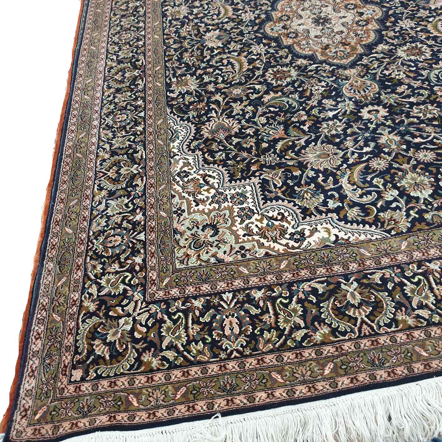 Size 4x 6 feet's Hand-made Carpet(Silk-Weave-Silk-base)-(KE-54)