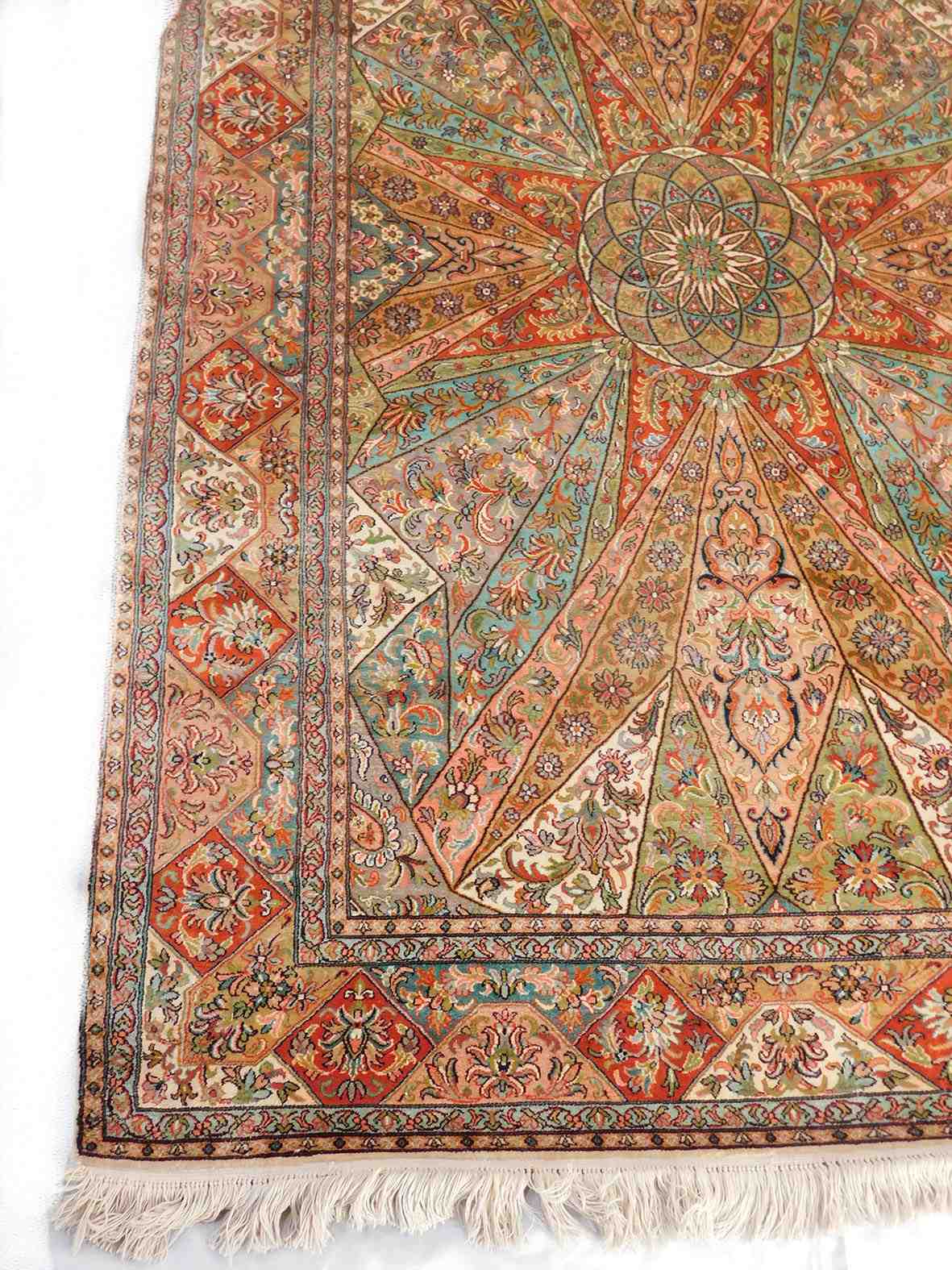 Size 4x 6  feet's Hand-made Carpet(Silk-Weave-Silk-base)-(KE-43)