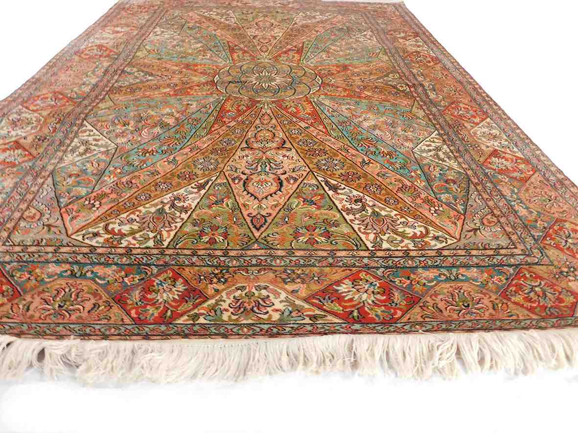 Size 4x 6  feet's Hand-made Carpet(Silk-Weave-Silk-base)-(KE-43)