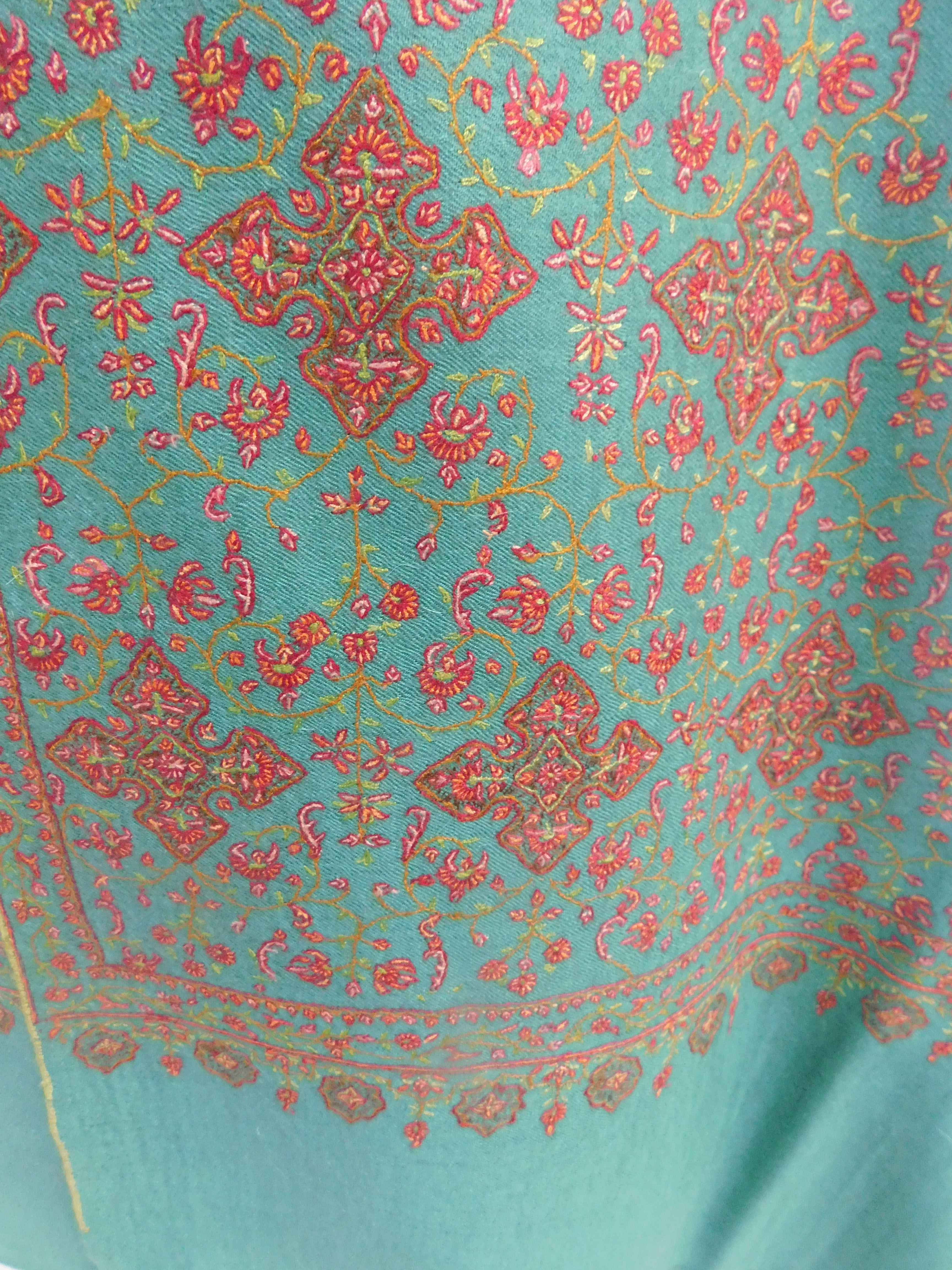 Sozni-shawl