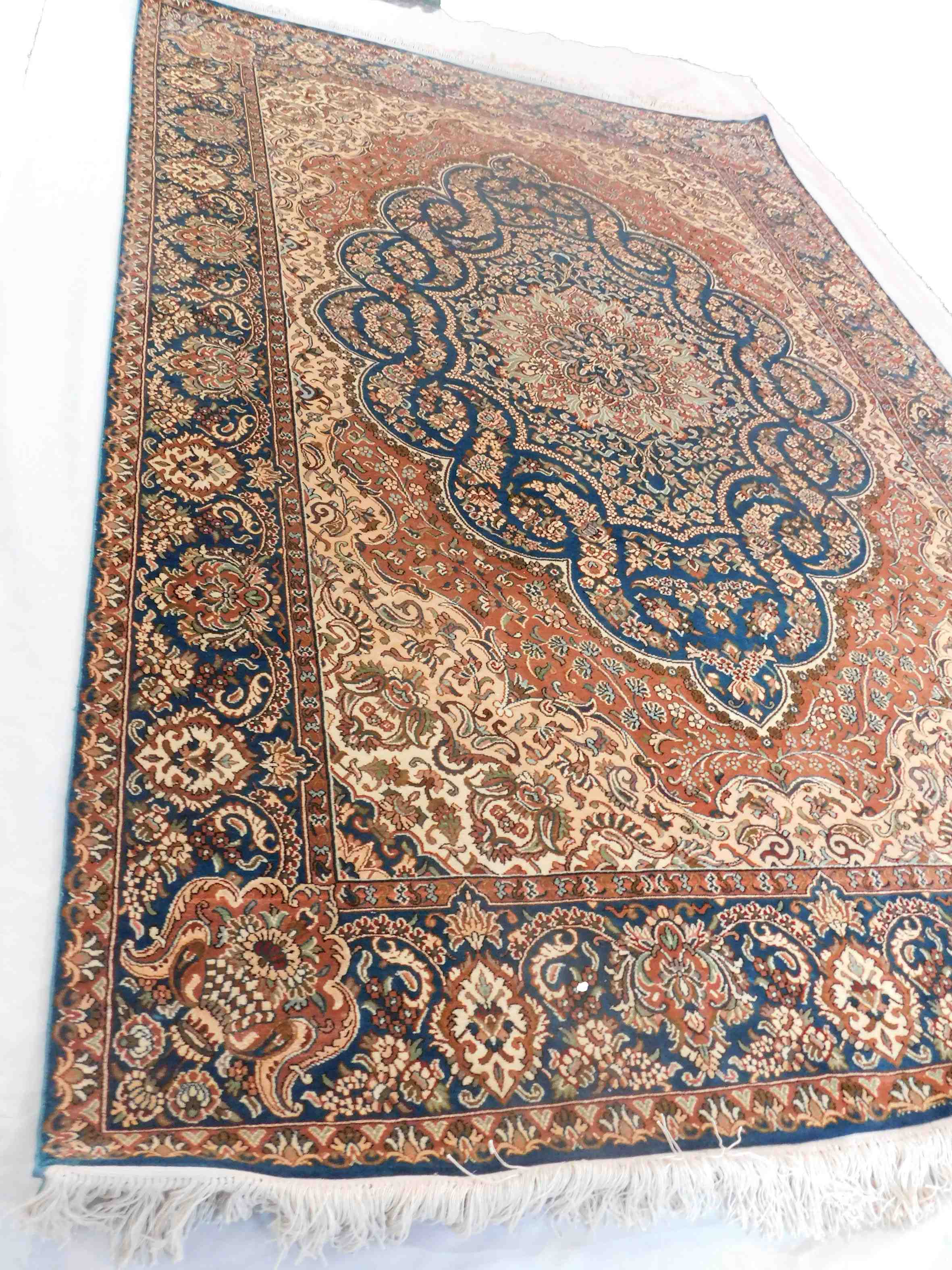 Size 4x 6 feet's Hand-made Carpet (KE 03)