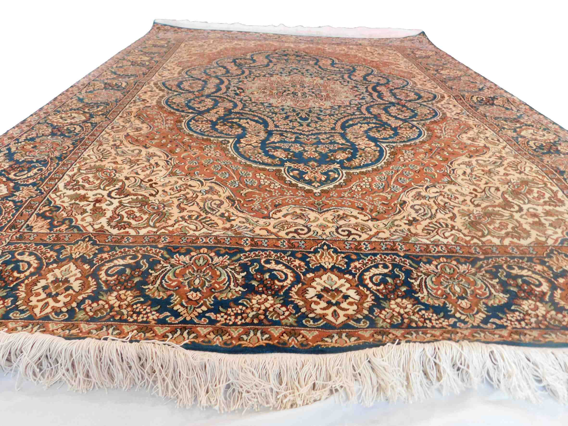 Size 4x 6 feet's Hand-made Carpet (KE 03)